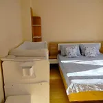 Apartment Alinik *