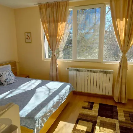 Alinik Apartment *