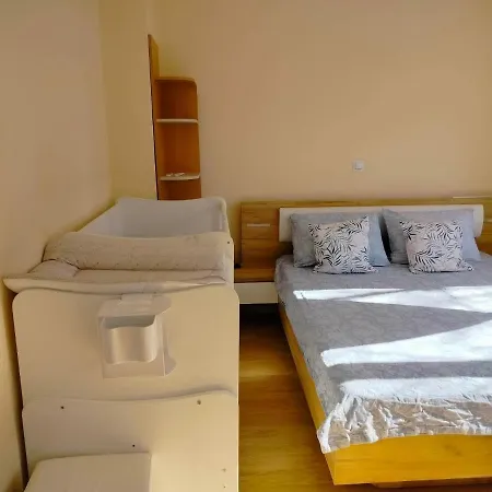 Apartment Alinik *